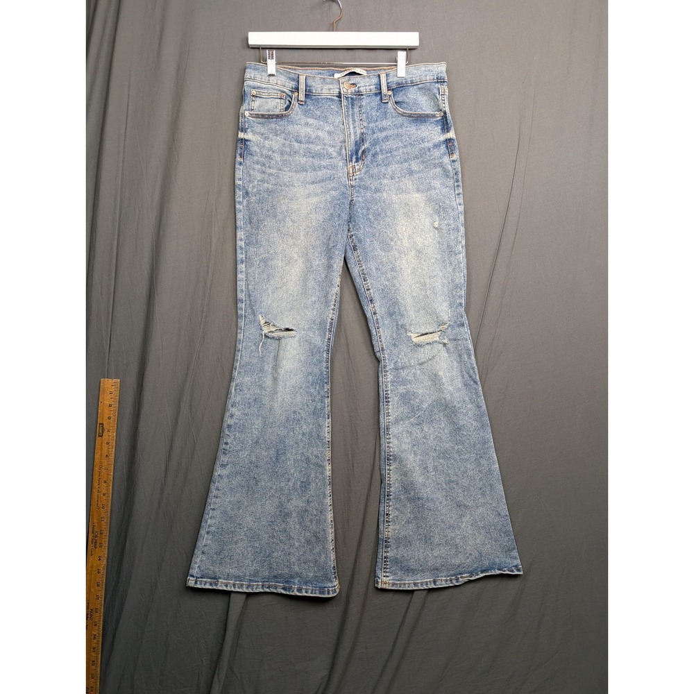 Celebrity Pink Jeans Womens Flarred‎ Leg Size 15/32
